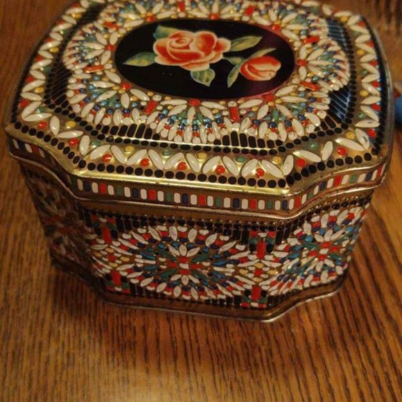Accents Vintage Floral Metal Tin Box Container Made In England Poshmark